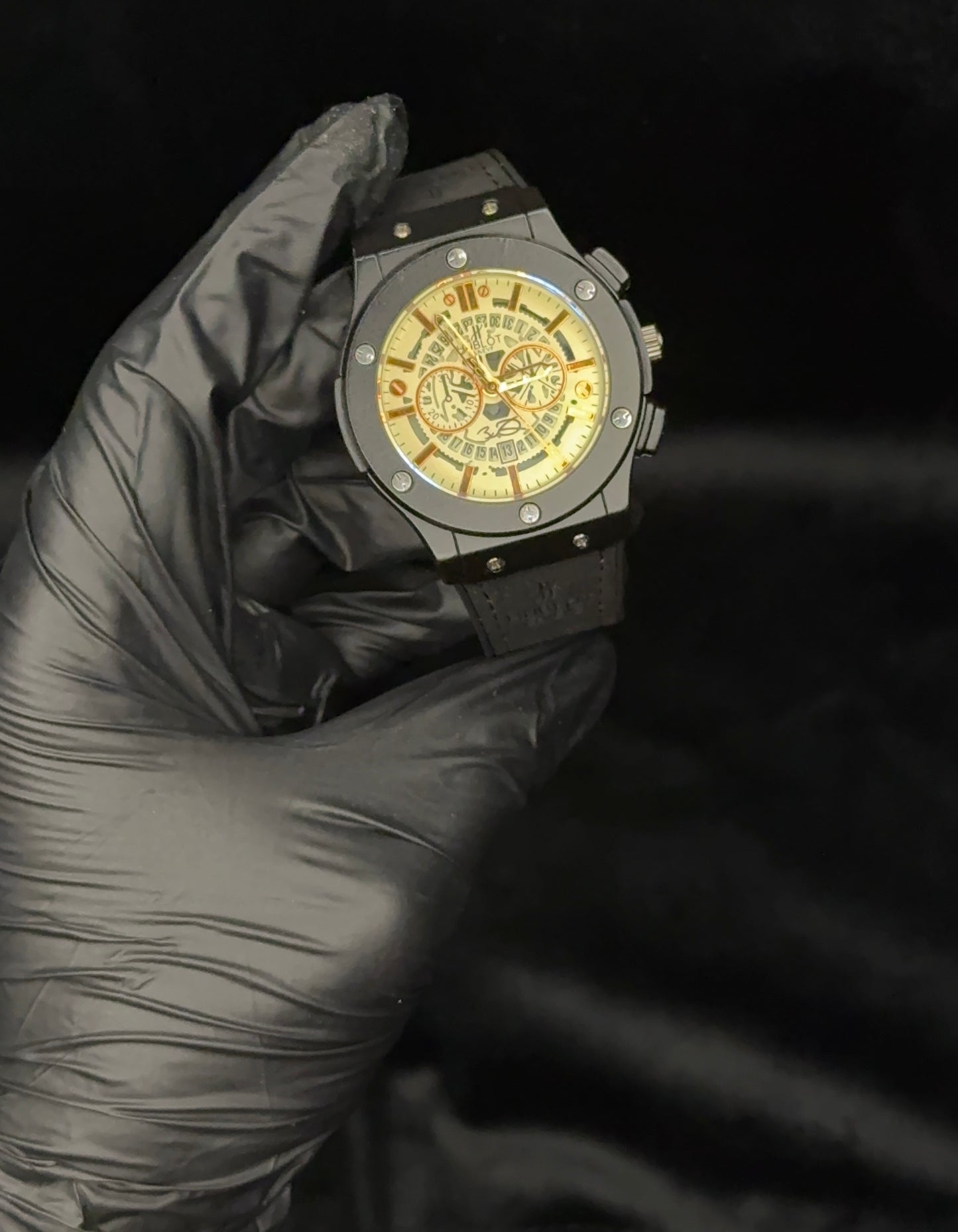 Hublot Full Black ā White Dial Contrast